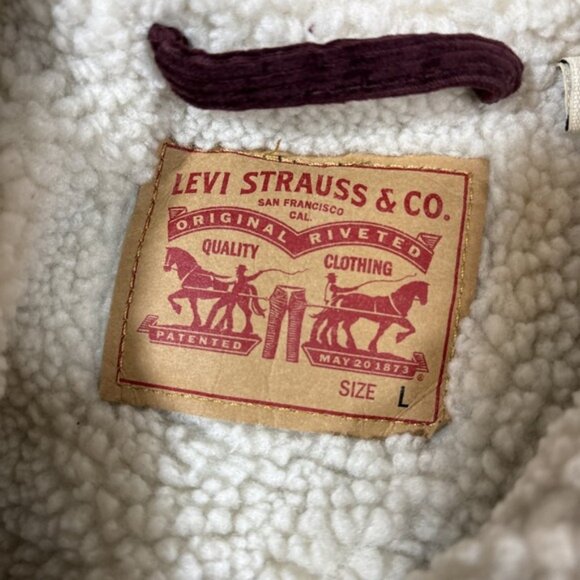 Levis Women Sz L Corduroy Sherpa Trucker Jacket Warm Winter Coat Mauve Purple - Picture 2 of 6